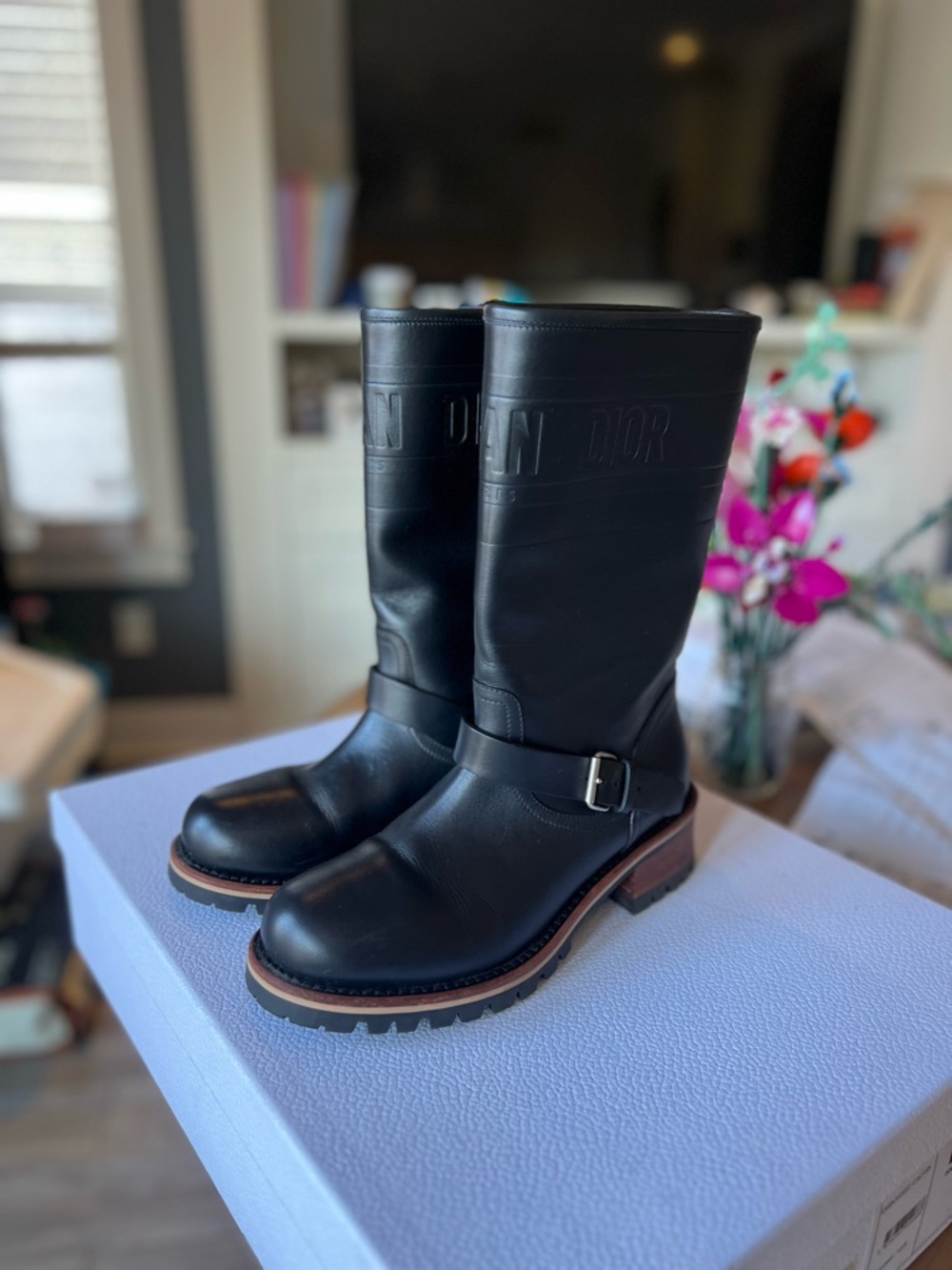 BNIB Dior Quest Black Embossed Calfskin, Sz 8